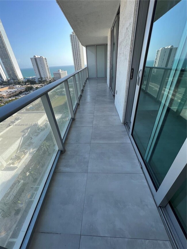 Building Photo - 300 Sunny Isles Blvd