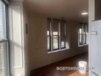 Building Photo - 1126 Boylston St