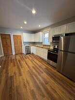 Building Photo - 3047 N Troy St