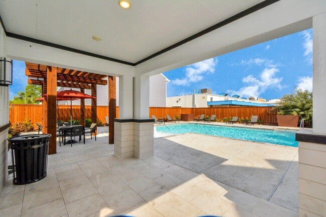 Building Photo - 752 Strawberry Pines Ct