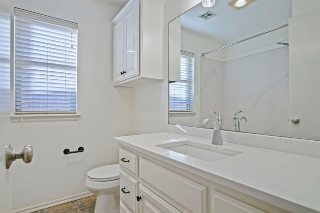 Building Photo - 2708 NW 170th Terrace