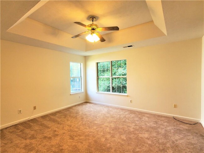 Building Photo - 190 Radner Run