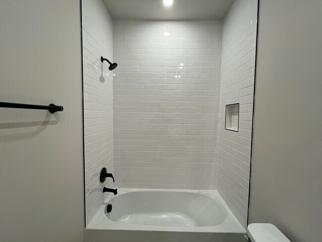 Building Photo - 2615 Wilkinson Pike