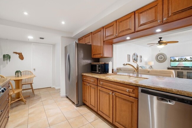 Building Photo - 950 Lavers Cir