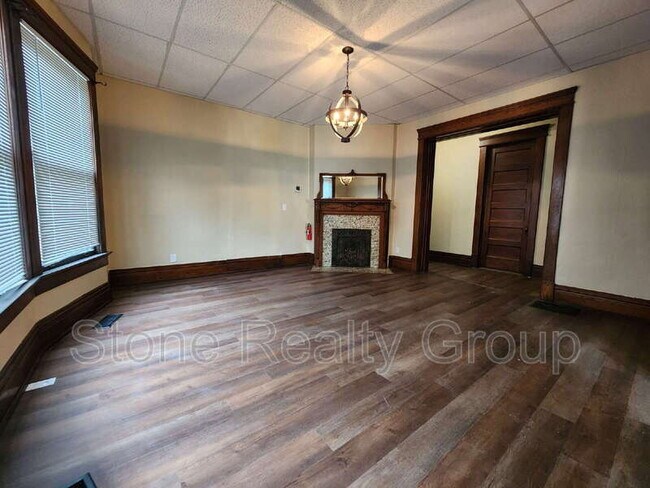 Building Photo - 1200 S 7th St