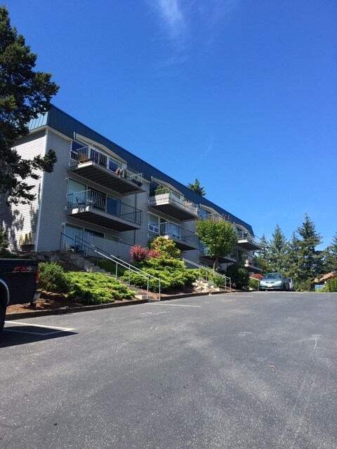 Building Photo - 924 Shorewood Dr