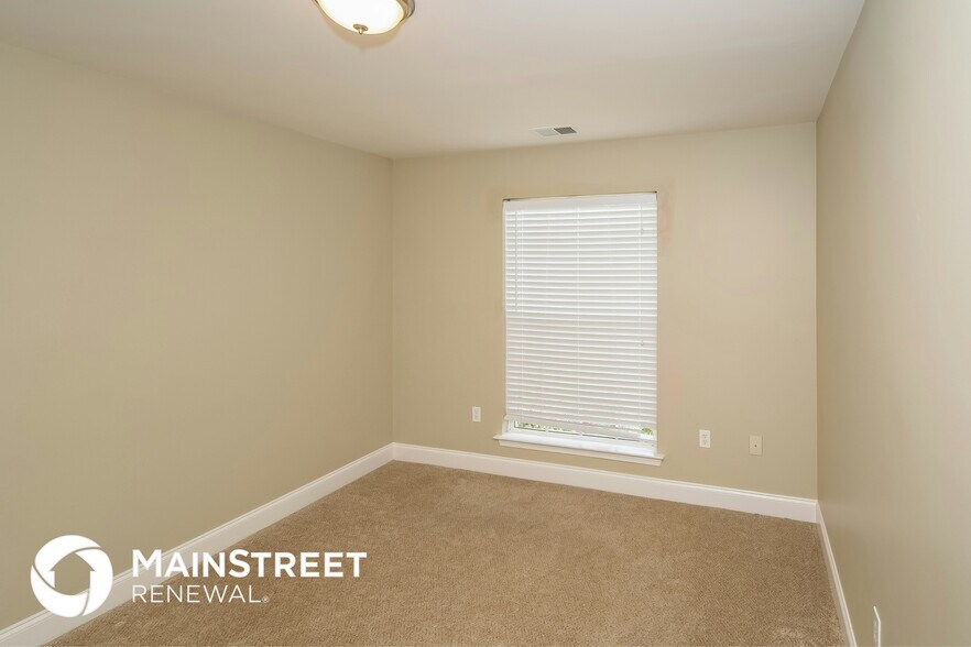 Building Photo - 450 Marsh Cir