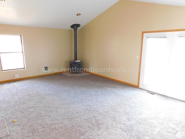 Building Photo - Beautiful Single Family Home in Salt Lake!