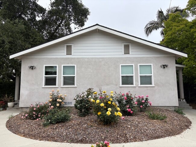 Primary Photo - 315 E Woodbury Rd