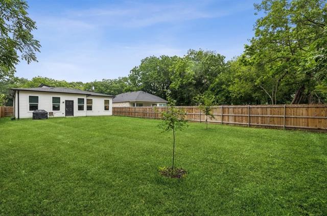 Building Photo - 8728 Dunlap Dr