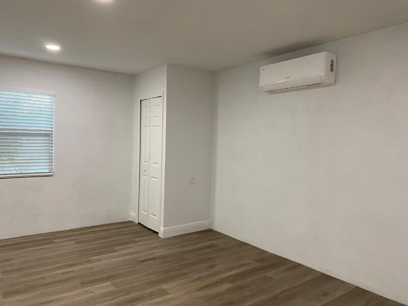 Building Photo - 571 Lynchfield Ave