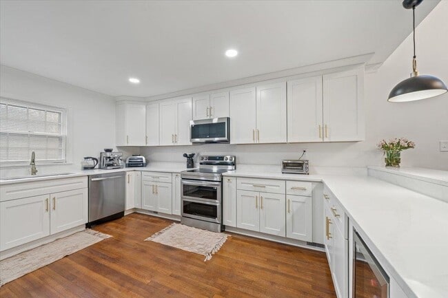 Building Photo - 1361 Poplar Ridge Dr