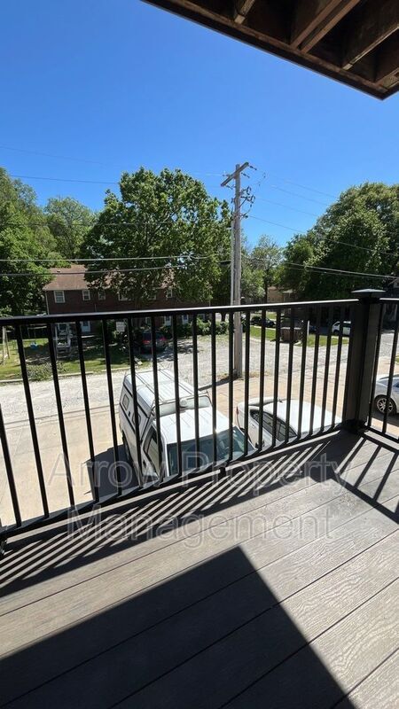 Building Photo - 3405 Holdrege St