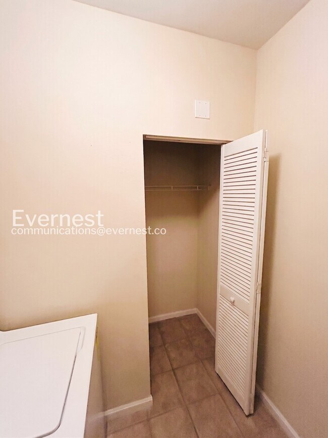 Building Photo - 2139 Chianti Pl