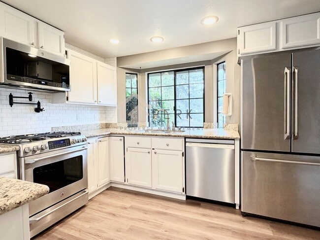 Building Photo - Beautifully Updated 3-Bedroom Home with A/C, Fenced Yard & Modern Finishes