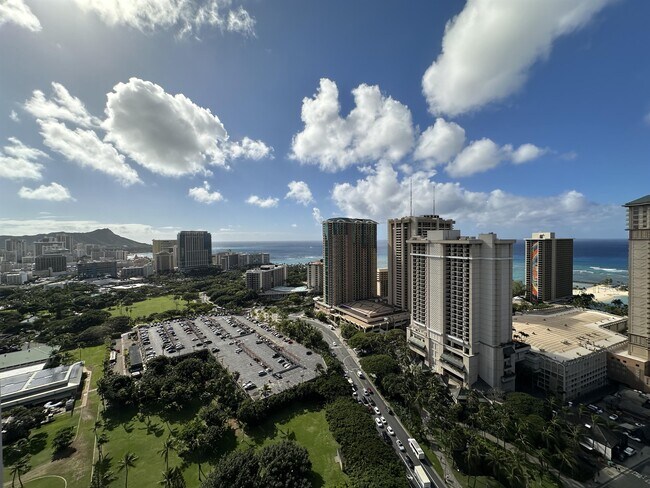 Building Photo - 1910 Ala Moana Blvd