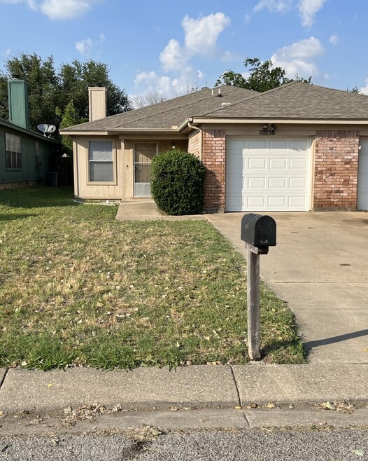 Building Photo - 10258 Aurora Dr
