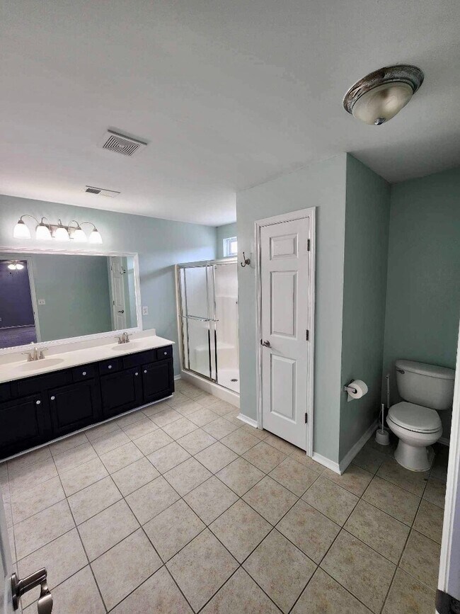 Building Photo - 608 Twisted Willow Ct