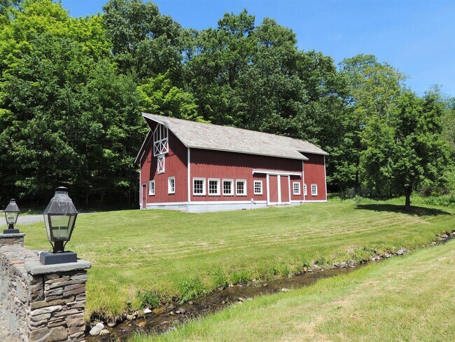 Building Photo - 438 Doodletown Rd