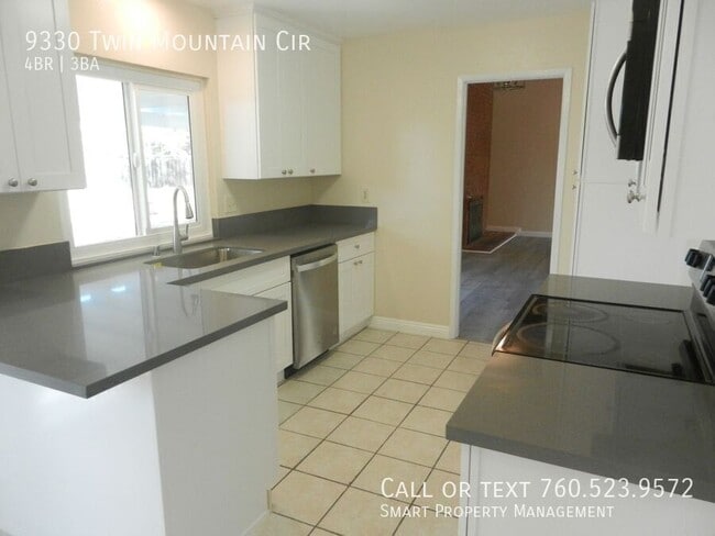 Building Photo - 9330 Twin Mountain Cir