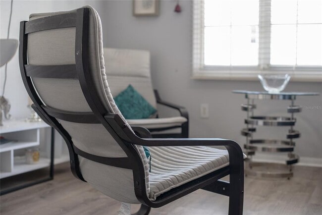 Building Photo - 501 Knights Run Ave