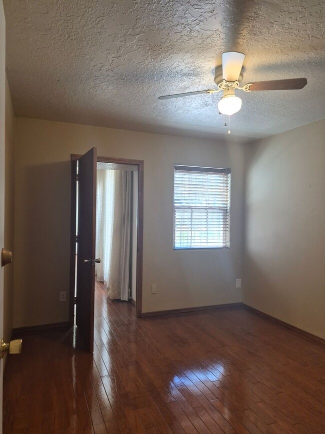 Building Photo - FOUR BEDROOM-SINGLE STORY
