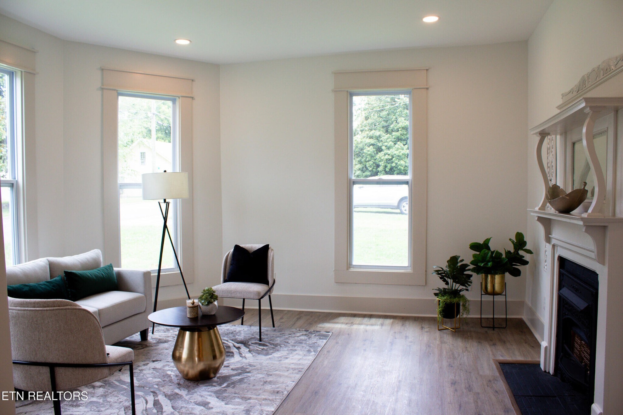 Building Photo - 570 Monroe St