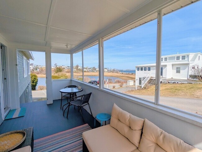 Building Photo - 12 Cove Rd