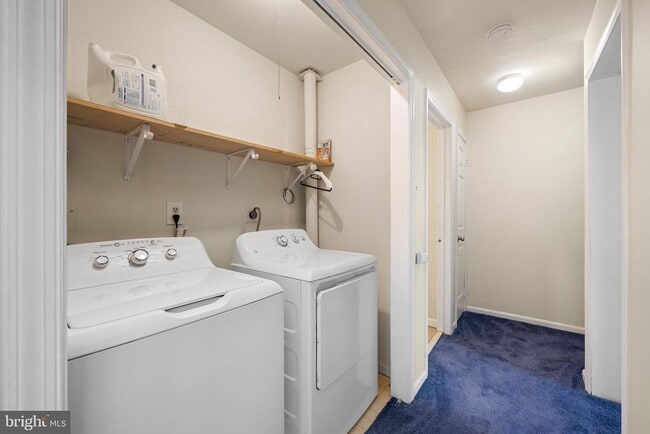 Building Photo - 143 Curtis Ave