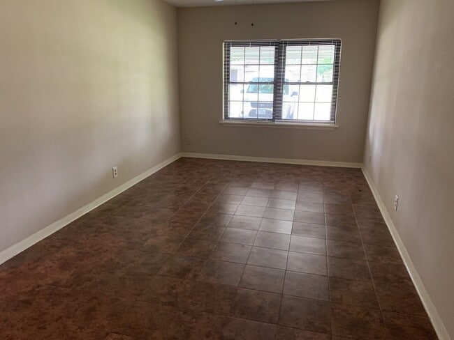 Building Photo - 618 Overbluff St