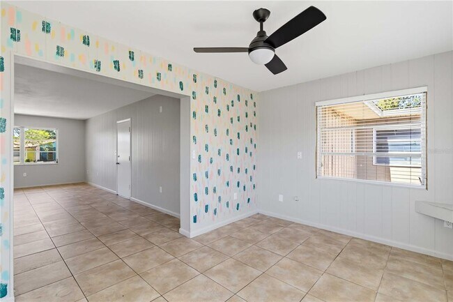 Building Photo - 304 Lantana Ave