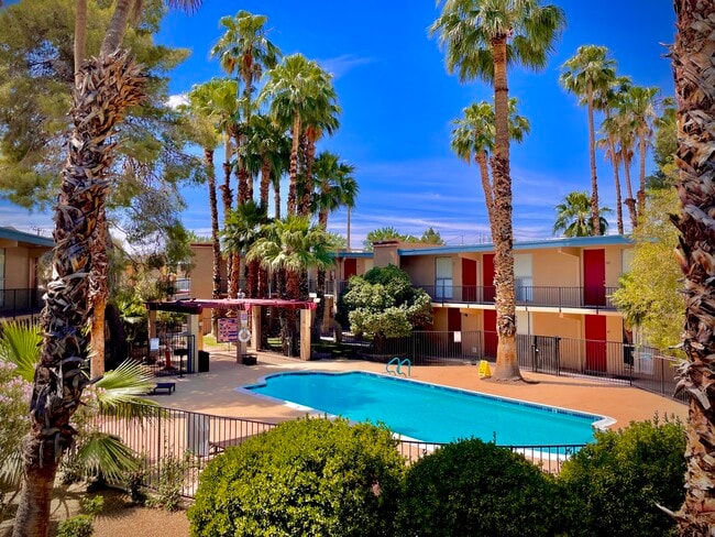 Community Pool - Maryland Park Apartments
