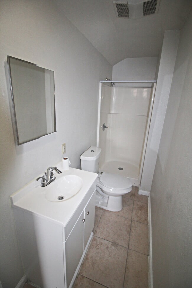 Building Photo - 232 Cornell Ave