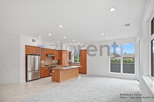Building Photo - 308 Torrey Pine Terrace