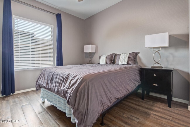 Building Photo - 2150 W Alameda Rd