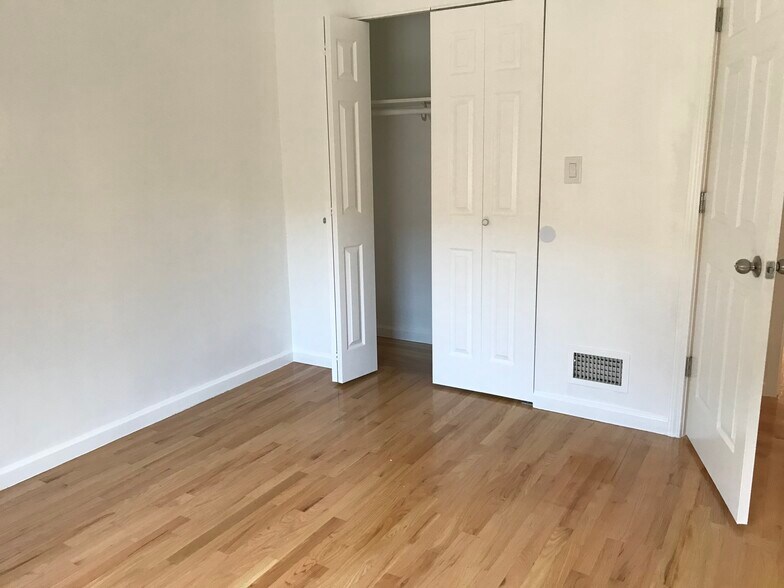 Building Photo - 25130 57th Ave