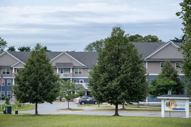 Building Photo - 2 bed, 2 bath independent senior living (55+ years of age) heat, hot water, & electricity include...