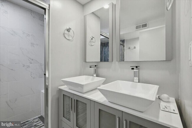 Building Photo - 6614 Melody Ln