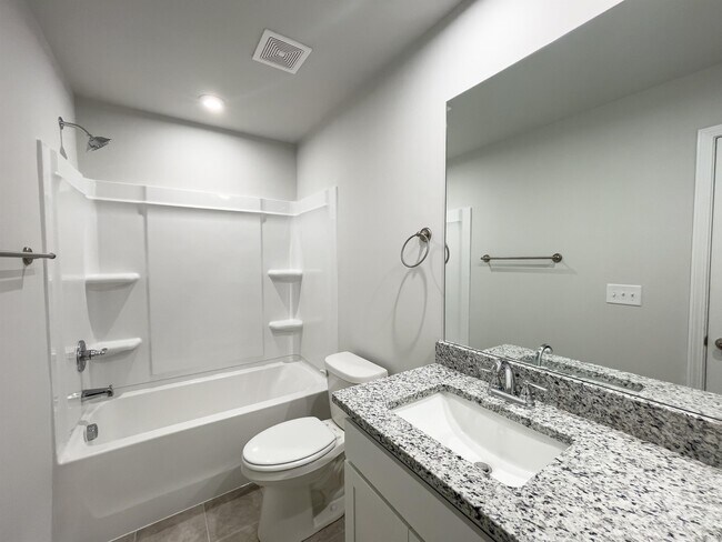 Building Photo - 107 Glen Forest Dr