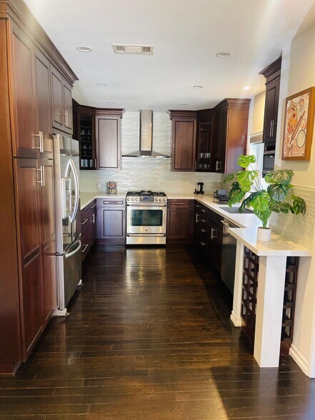 Building Photo - 17946 Valley Vista Blvd