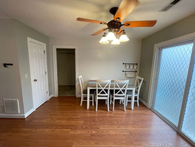 Building Photo - Christiansburg, 3 BR / 2.5 BA Available