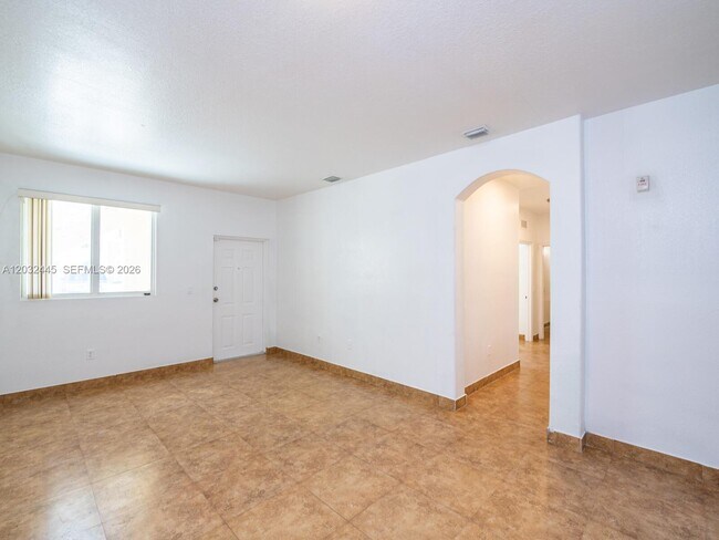 Building Photo - 1663 SE 27th Dr