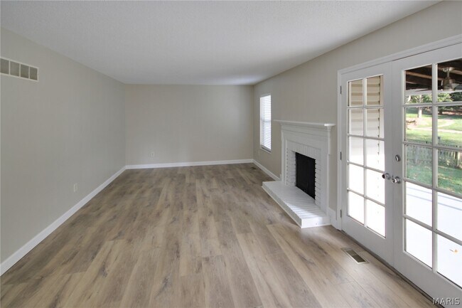 Building Photo - 1392 Justerini Dr