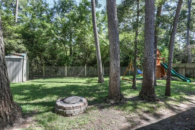 Building Photo - 24 Edgewood Forest Ct