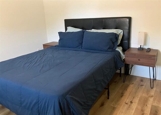 Building Photo - 2101 Queensboro Ave S