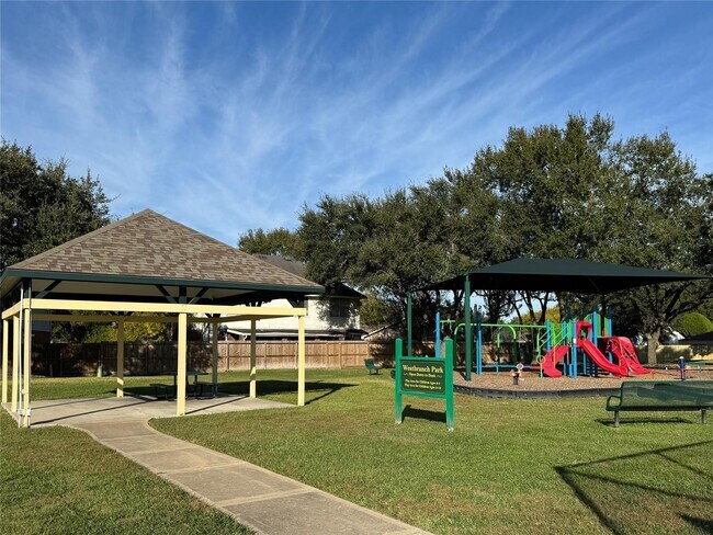 Building Photo - 5102 E Pagewick Dr