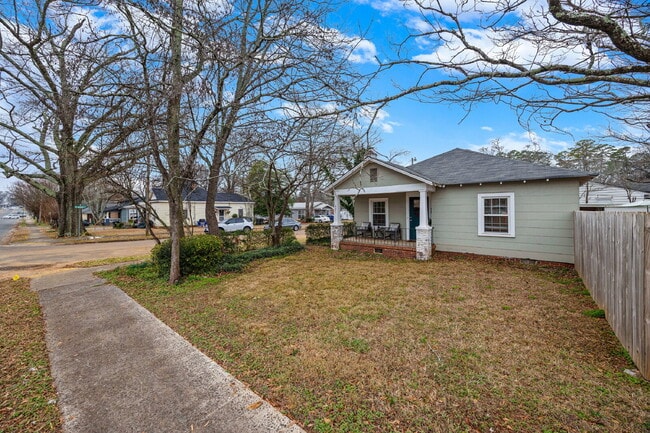 Building Photo - Historic Charm Meets Smart Design—2BR Home Near Downtown