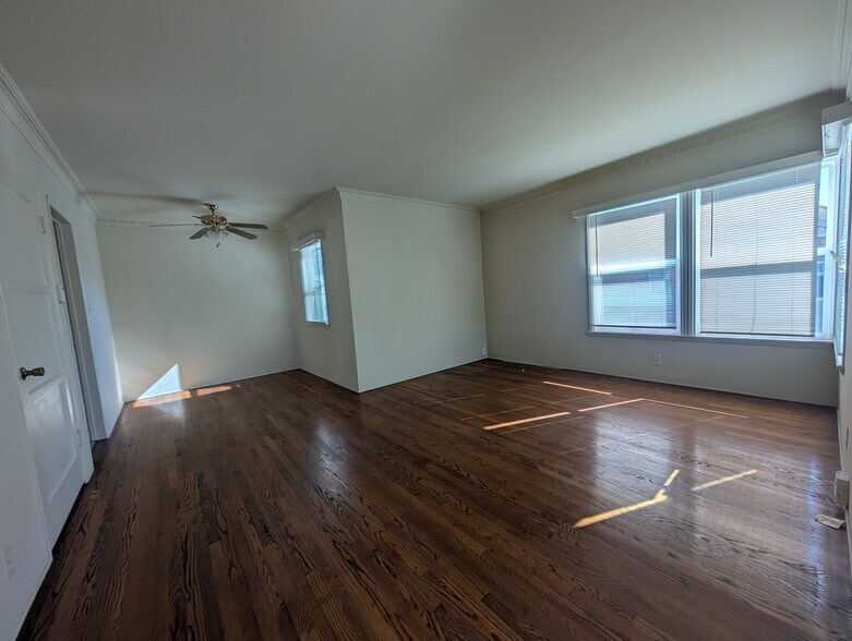 Building Photo - 7026 Flight Ave