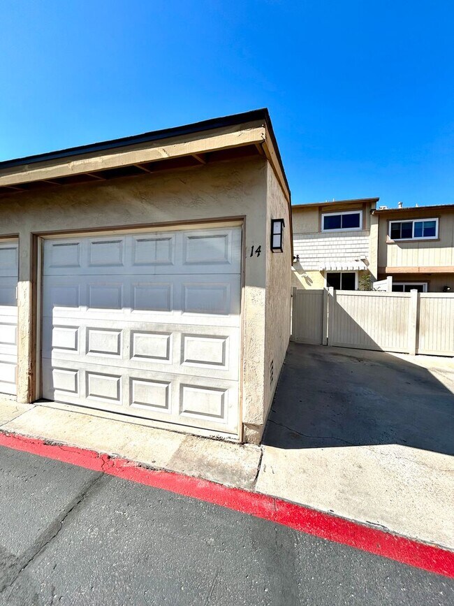 Building Photo - Completely Remodeled 3 Bedroom in La Mesa!! Water/Trash Included