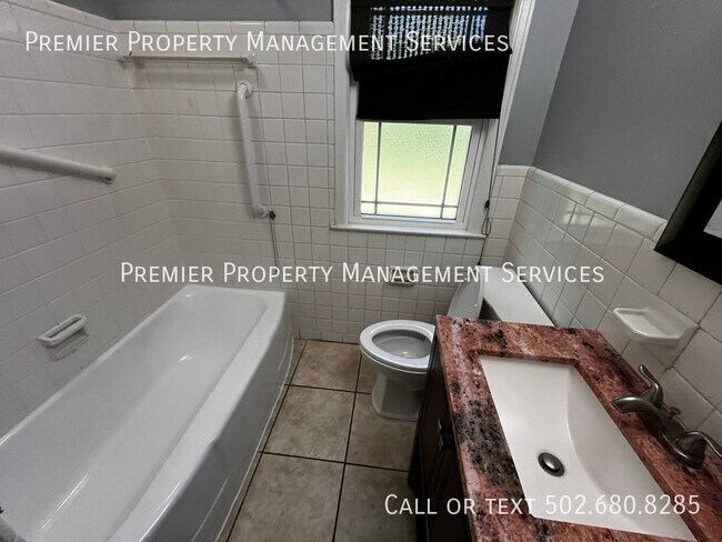Building Photo - 607 Southview Dr